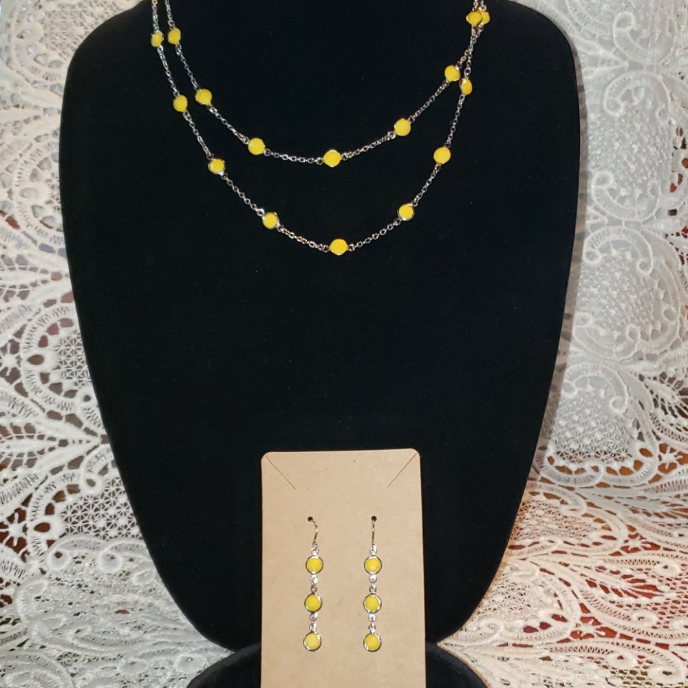 NWOT silver tone jewelry set w/yellow stones!